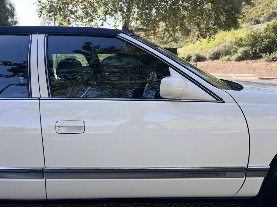 1994 Cadillac DeVille 7th Gen - Image 20 of 31
