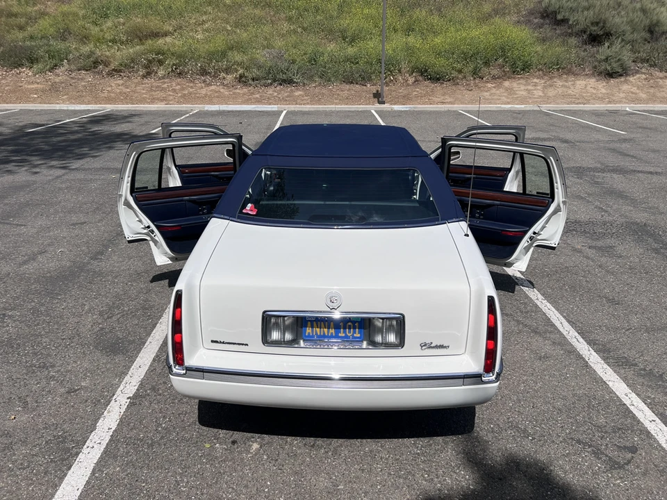 1994 Cadillac DeVille 7th Gen - Image 16 of 31