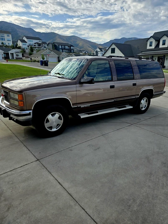 1994 GMC Suburban 8th Gen - Image 24 of 31