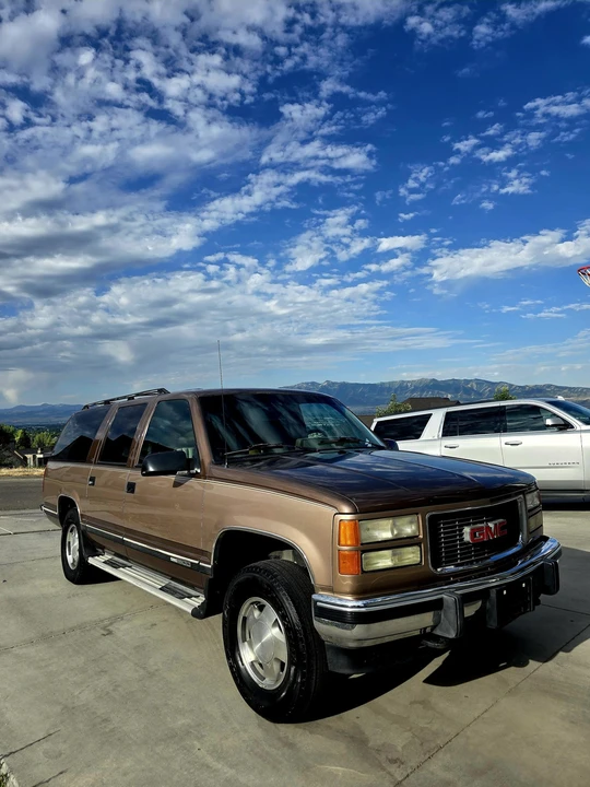 1994 GMC Suburban 8th Gen - Image 28 of 31