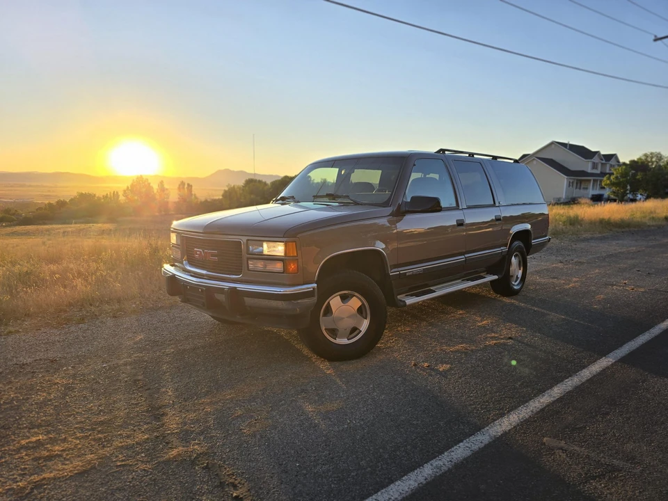 1994 GMC Suburban 8th Gen - Image 6 of 31