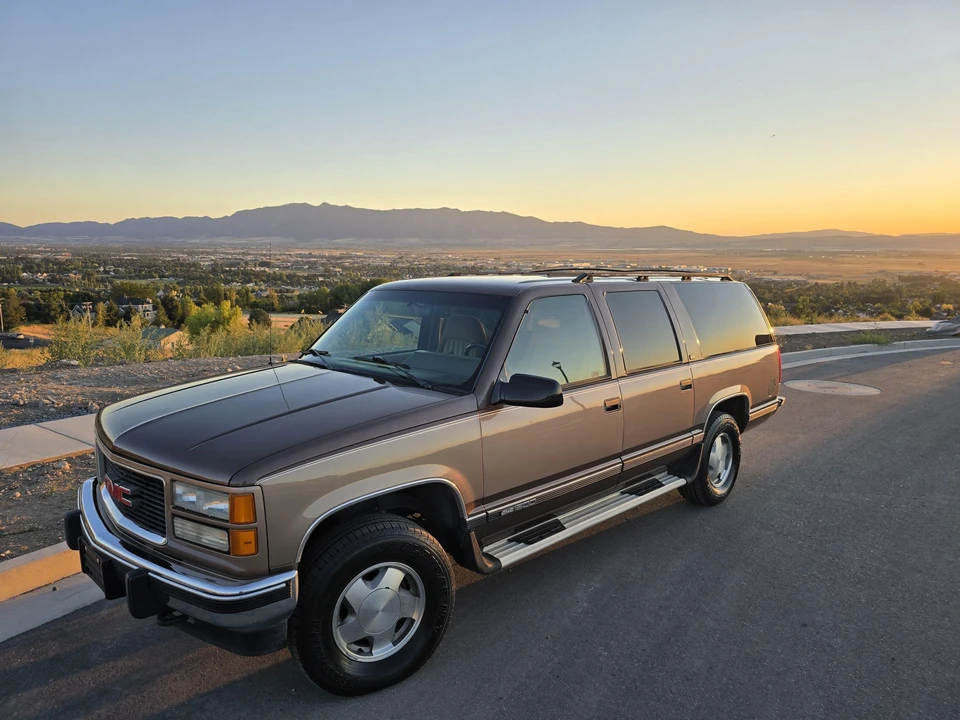 1994 GMC Suburban 8th Gen - Image 15 of 31