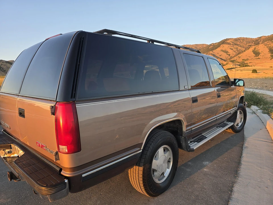 1994 GMC Suburban 8th Gen - Image 10 of 31