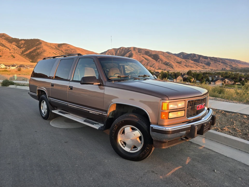 1994 GMC Suburban 8th Gen - Image 20 of 31
