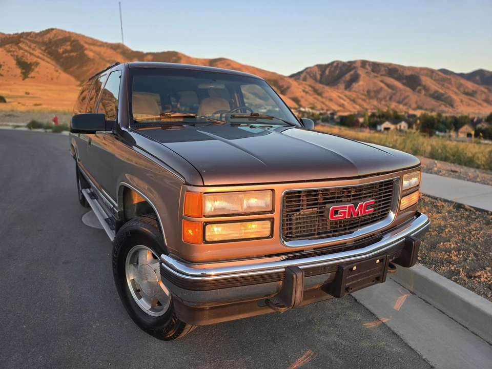 1994 GMC Suburban 8th Gen - Image 21 of 31