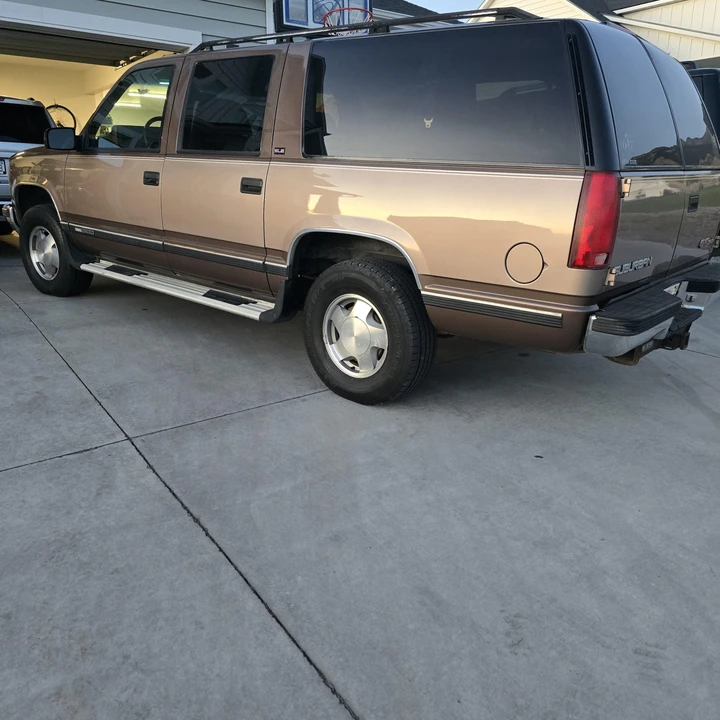 1994 GMC Suburban 8th Gen - Image 26 of 31