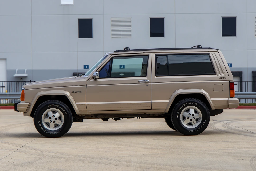 1994 Jeep XJ Cherokee - Image 10 of 31