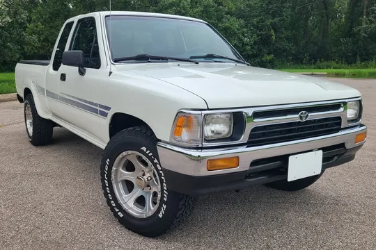 1994 Toyota Pickup XtraCab Deluxe 5-Speed