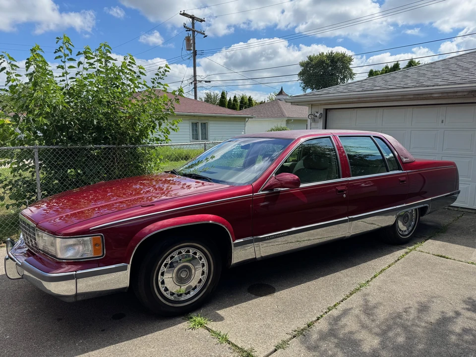 1996 Cadillac Fleetwood - Image 4 of 31