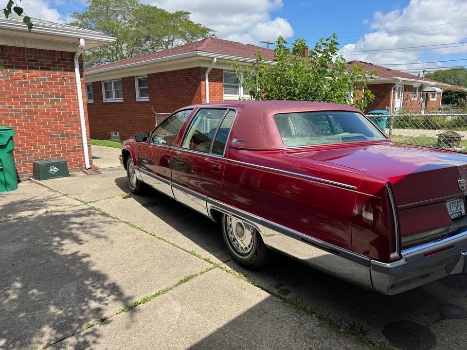 1996 Cadillac Fleetwood - Image 6 of 31