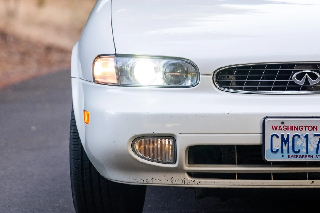 1996 Infiniti J30 - Image 9 of 31