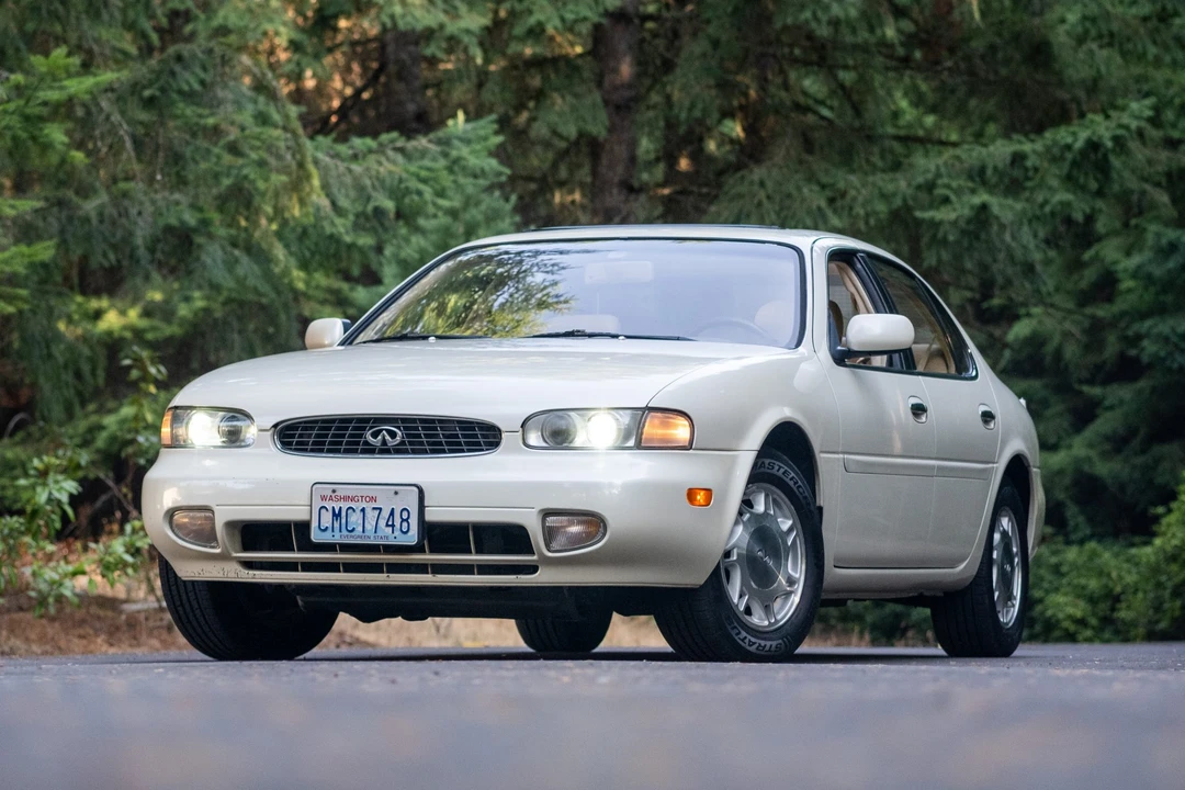 1996 Infiniti J30 - Image 8 of 31