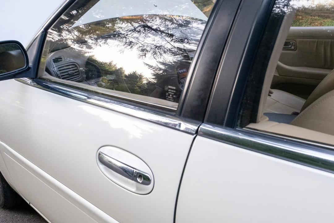 1996 Infiniti J30 - Image 24 of 31