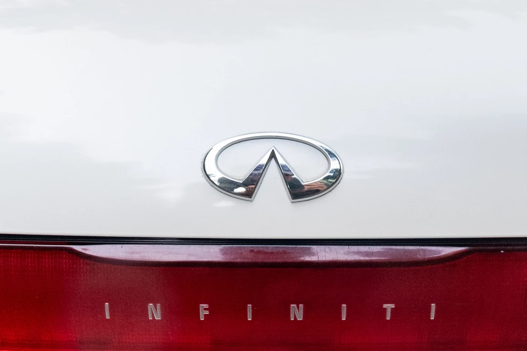 1996 Infiniti J30 - Image 29 of 31