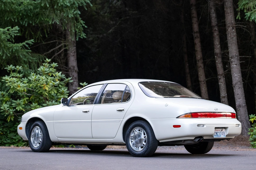 1996 Infiniti J30 - Image 6 of 31