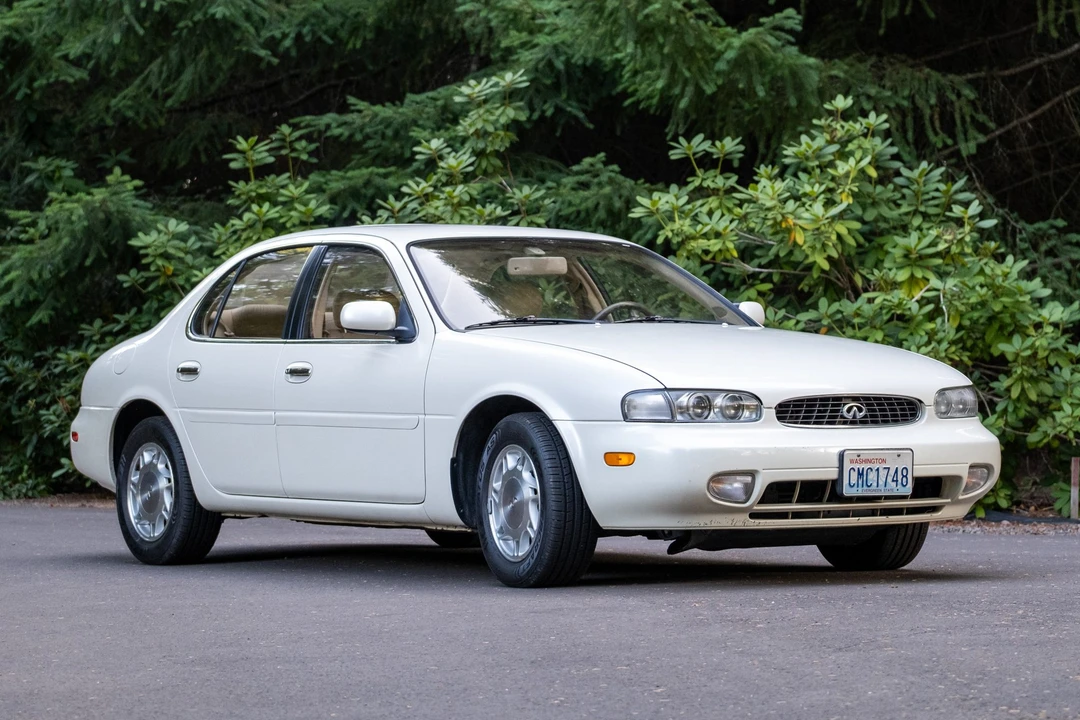 1996 Infiniti J30 - Image 3 of 31