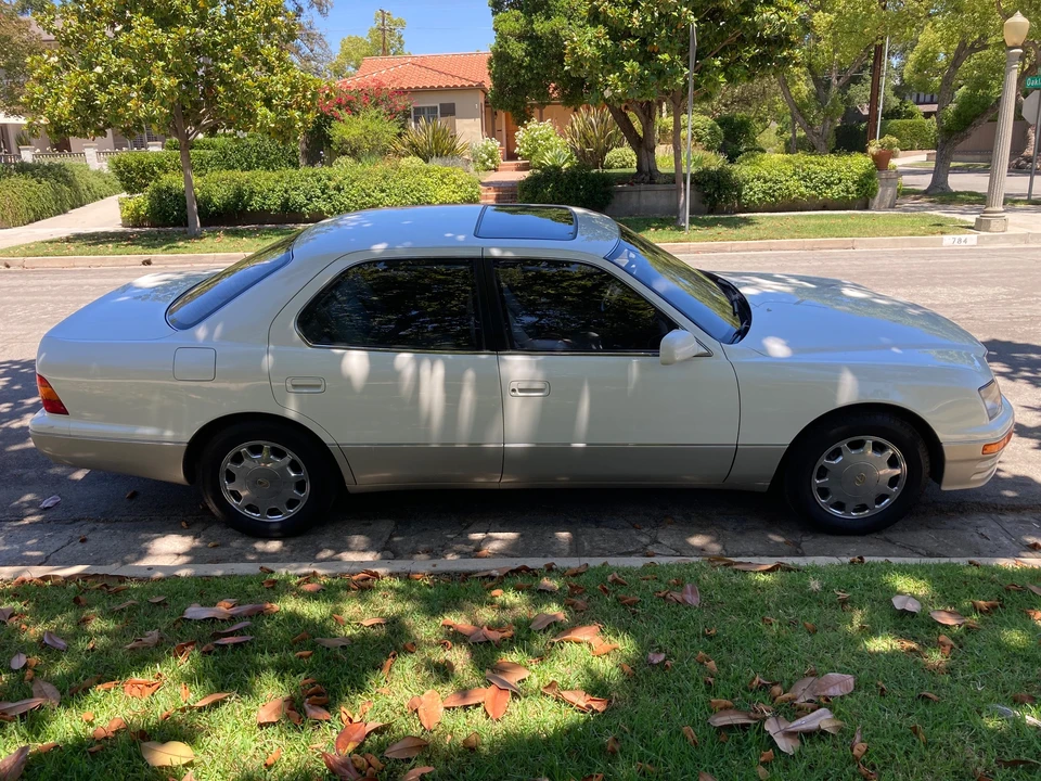 1996 Lexus LS 2nd Gen - Image 11 of 31