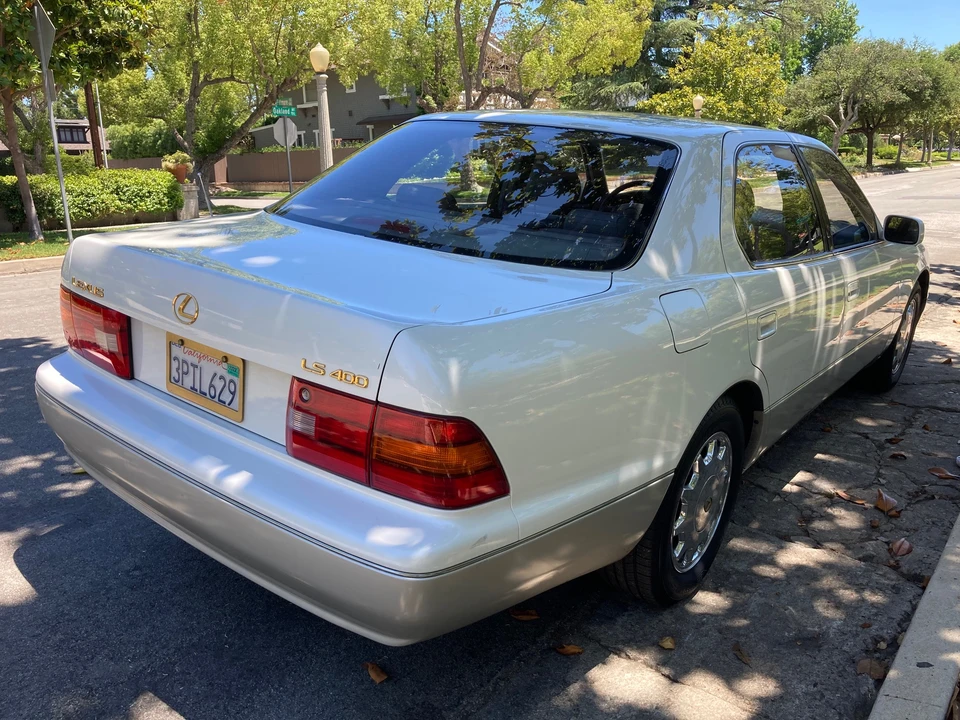 1996 Lexus LS 2nd Gen - Image 13 of 31