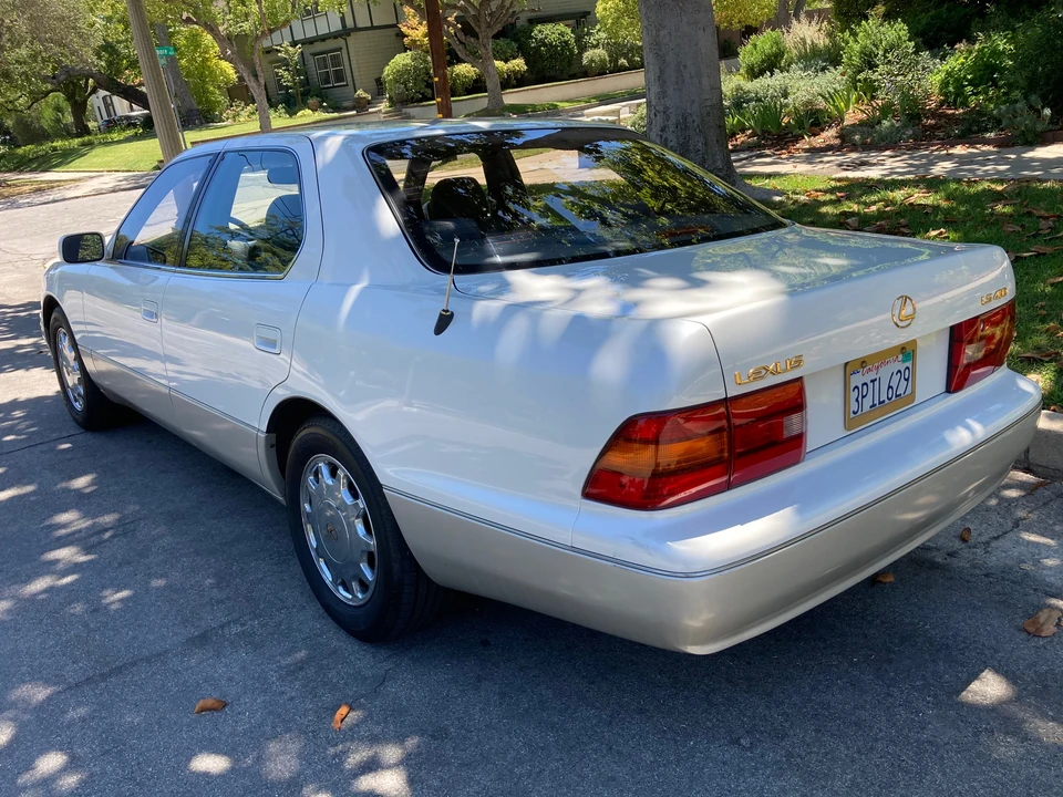 1996 Lexus LS 2nd Gen - Image 18 of 31