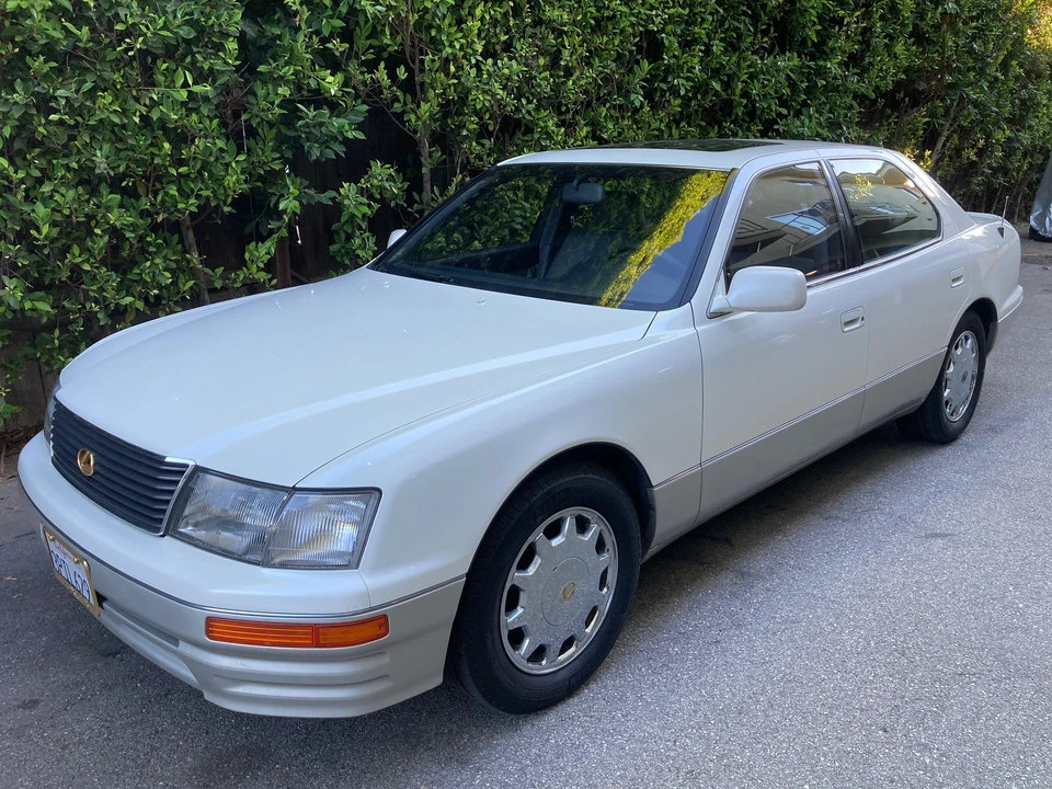 1996 Lexus LS 2nd Gen - Image 2 of 31