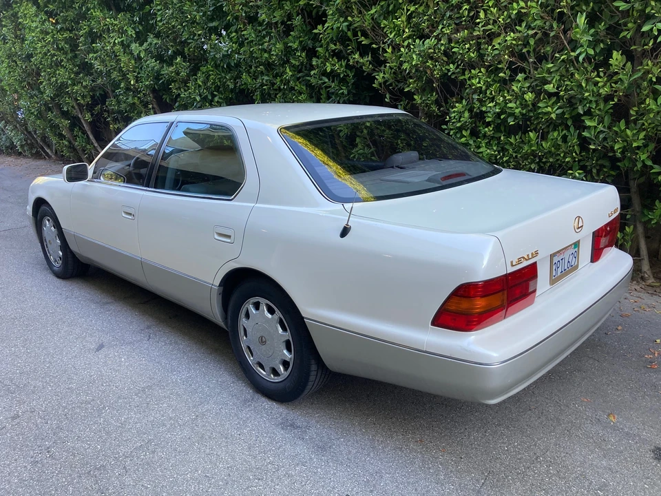 1996 Lexus LS 2nd Gen - Image 17 of 31