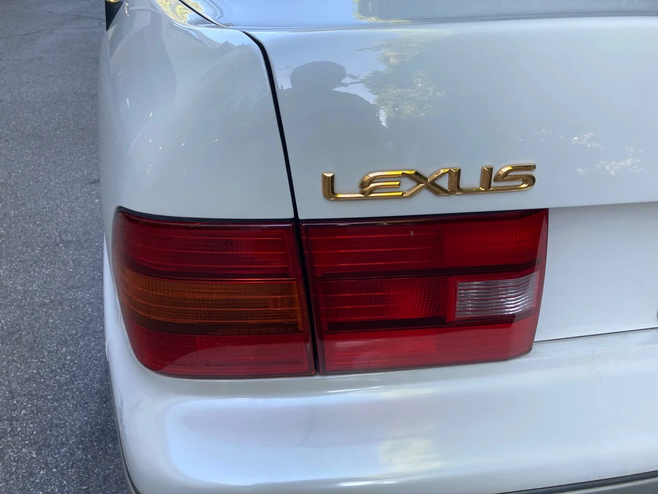 1996 Lexus LS 2nd Gen - Image 26 of 31