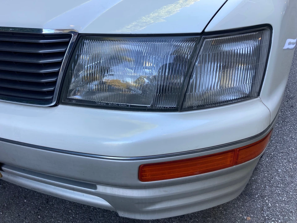 1996 Lexus LS 2nd Gen - Image 23 of 31