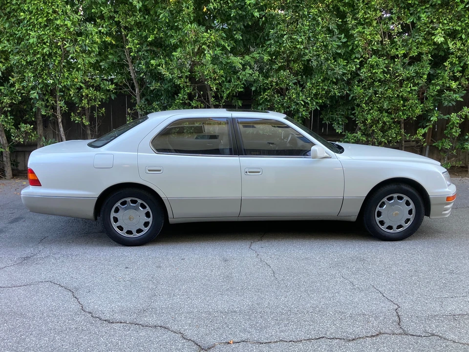 1996 Lexus LS 2nd Gen - Image 10 of 31