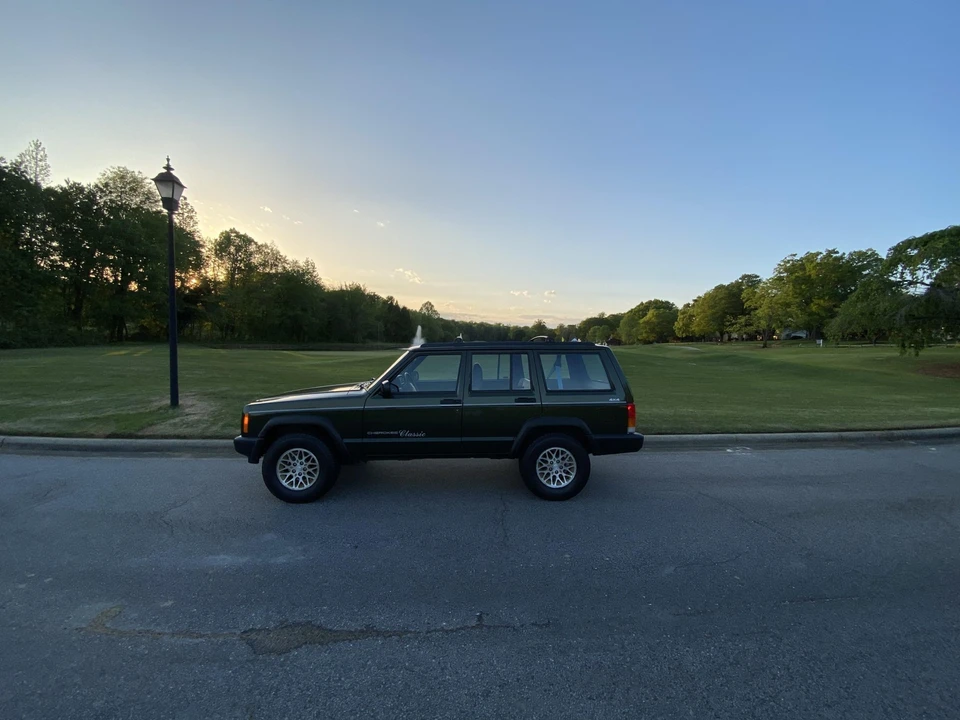 1997 Jeep XJ Cherokee - Image 14 of 31