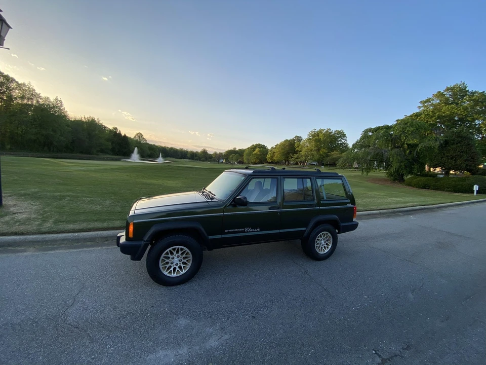 1997 Jeep XJ Cherokee - Image 2 of 31