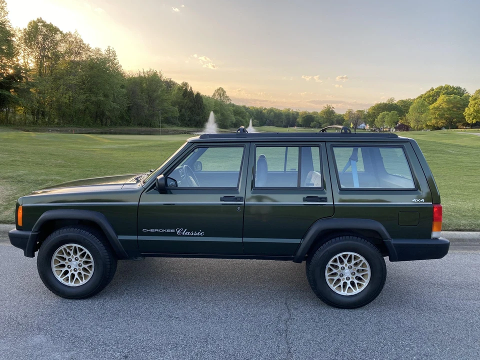 1997 Jeep XJ Cherokee - Image 8 of 31