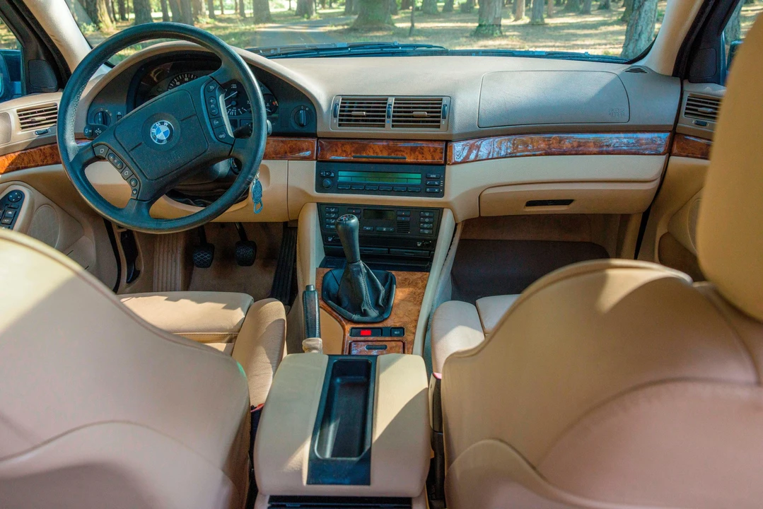 1998 BMW E39 540i - Image 21 of 31