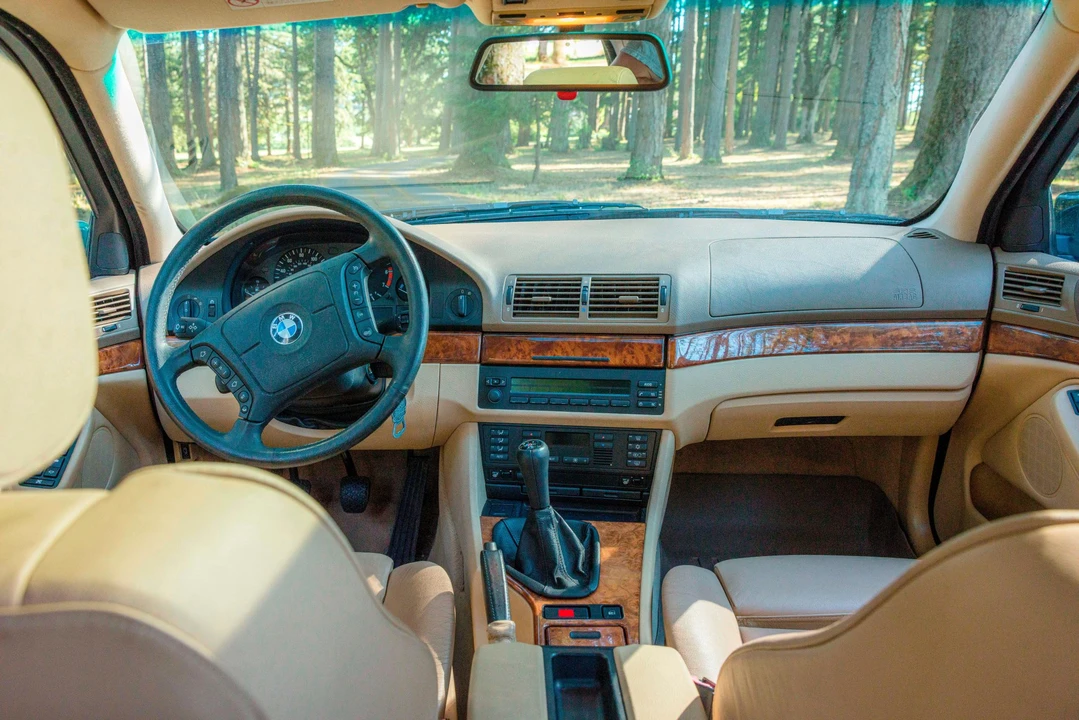 1998 BMW E39 540i - Image 22 of 31