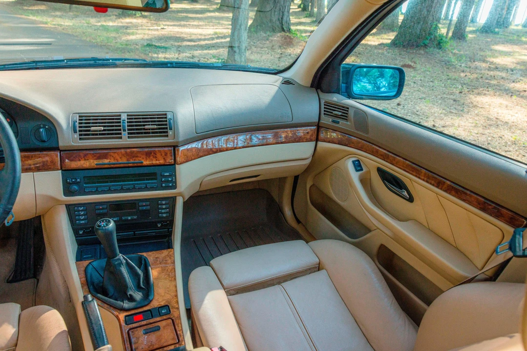 1998 BMW E39 540i - Image 24 of 31