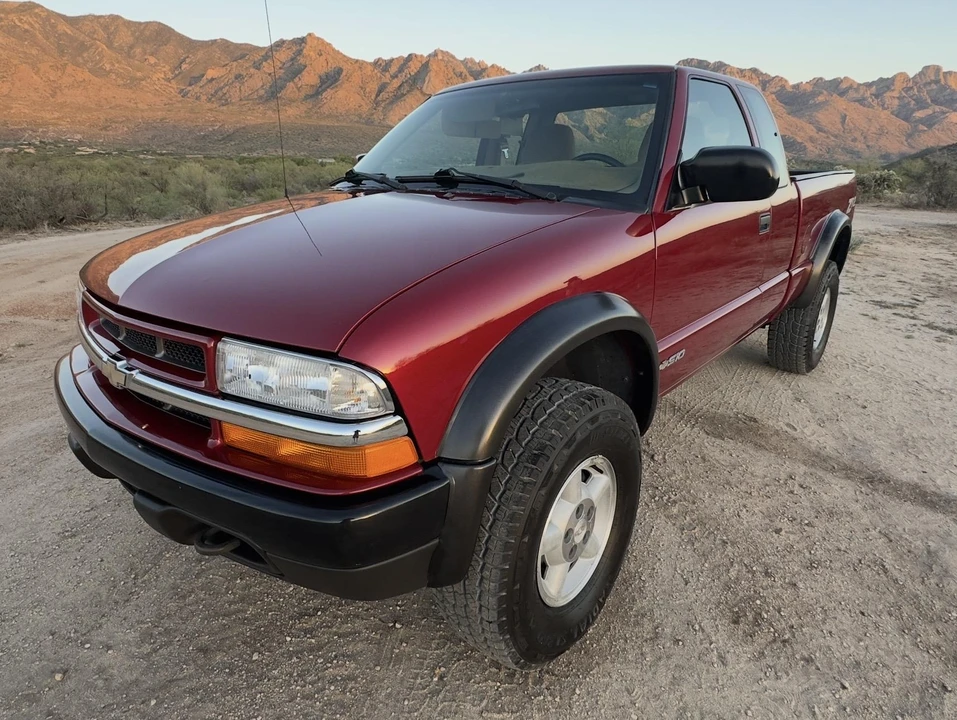 1998 Chevrolet S-10 - Image 3 of 31