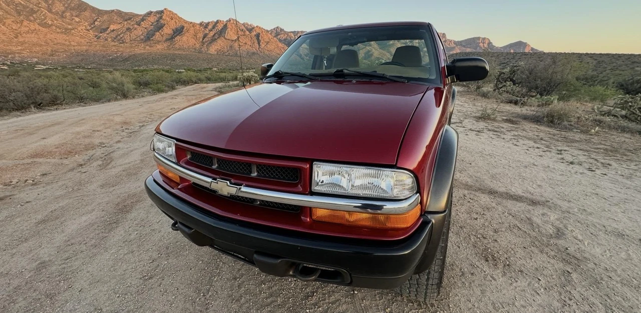1998 Chevrolet S-10 - Image 2 of 31
