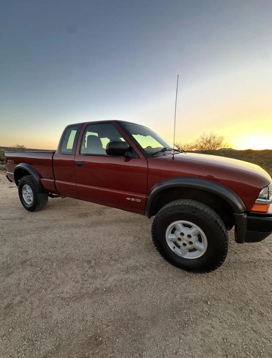 1998 Chevrolet S-10 - Image 17 of 31