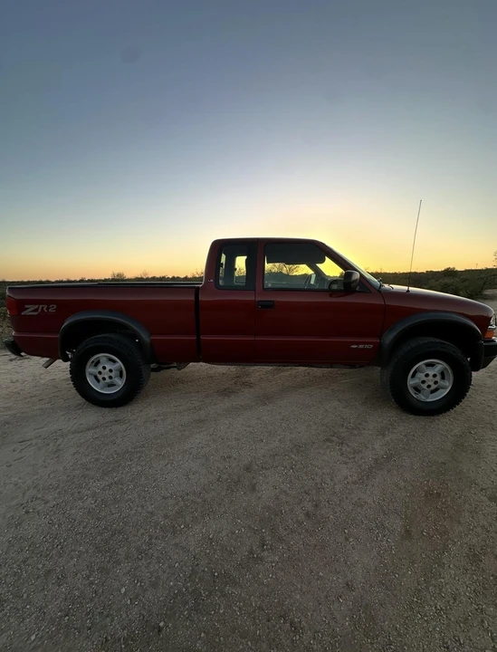 1998 Chevrolet S-10 - Image 16 of 31
