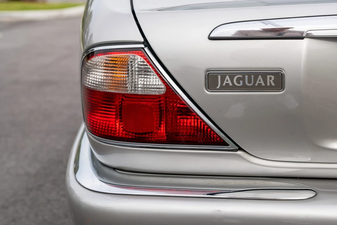 1998 Jaguar X308 XJR - Image 14 of 31