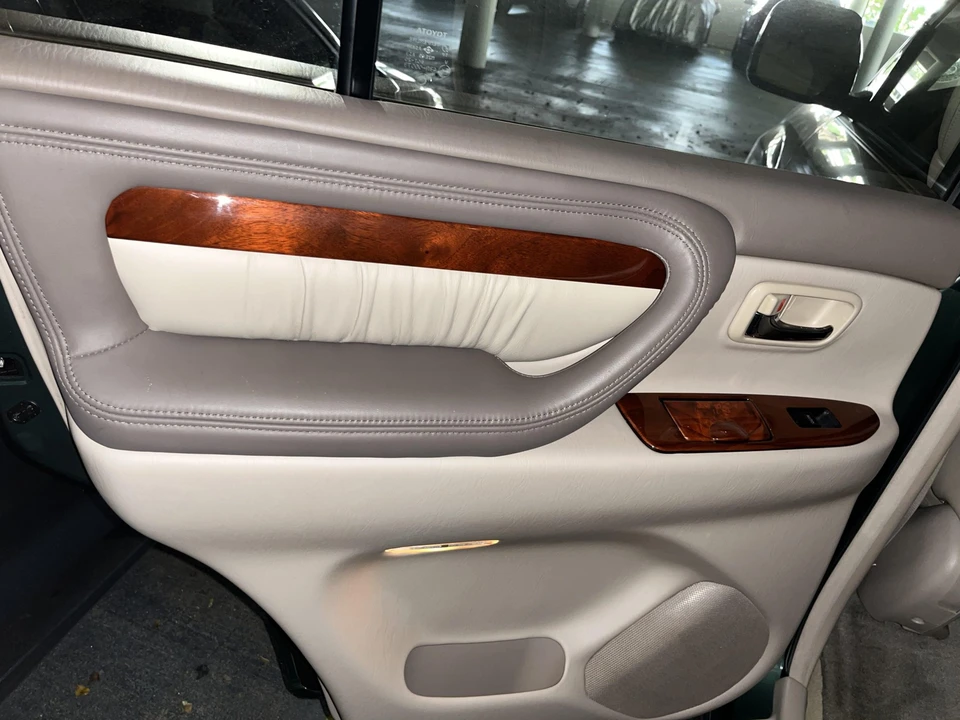 1998 Lexus LX 2nd Gen - Image 30 of 31