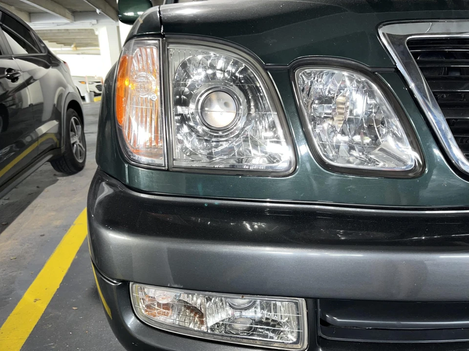 1998 Lexus LX 2nd Gen - Image 13 of 31