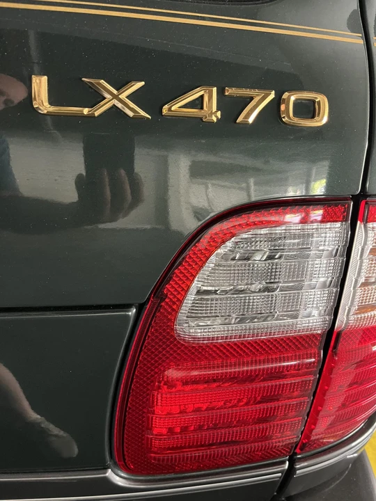 1998 Lexus LX 2nd Gen - Image 17 of 31