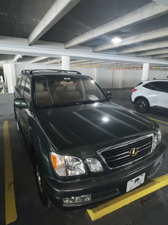 1998 Lexus LX 2nd Gen - Image 10 of 31