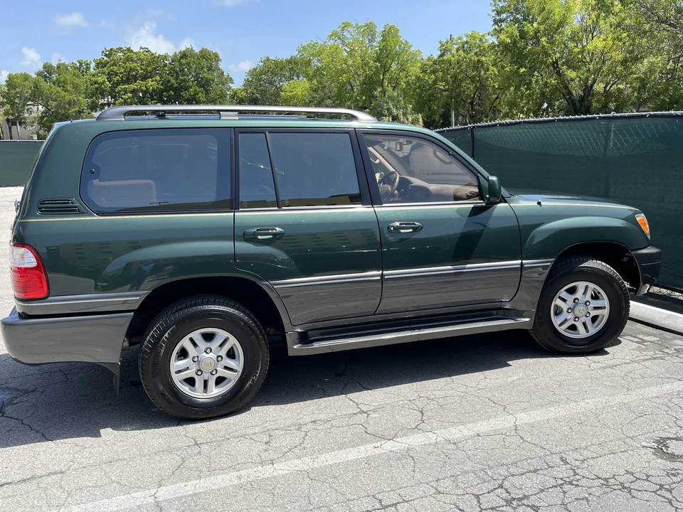 1998 Lexus LX 2nd Gen - Image 5 of 31
