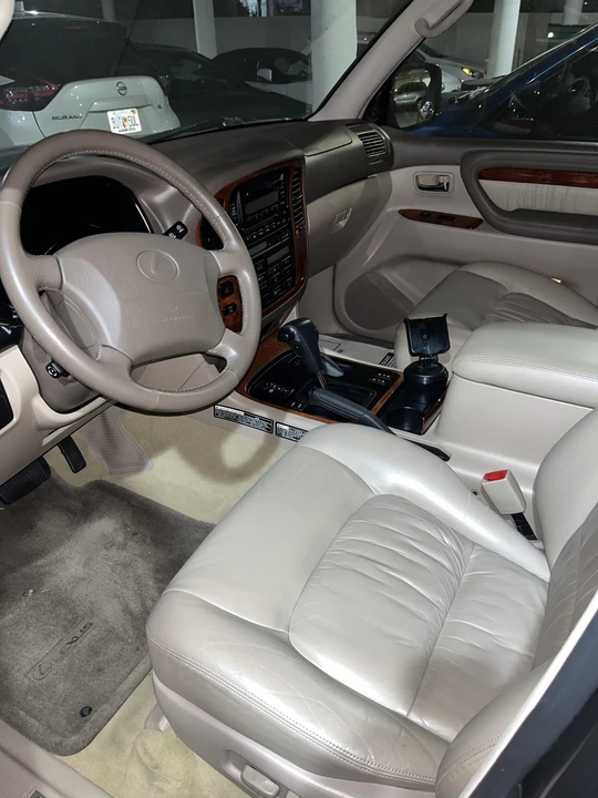 1998 Lexus LX 2nd Gen - Image 28 of 31