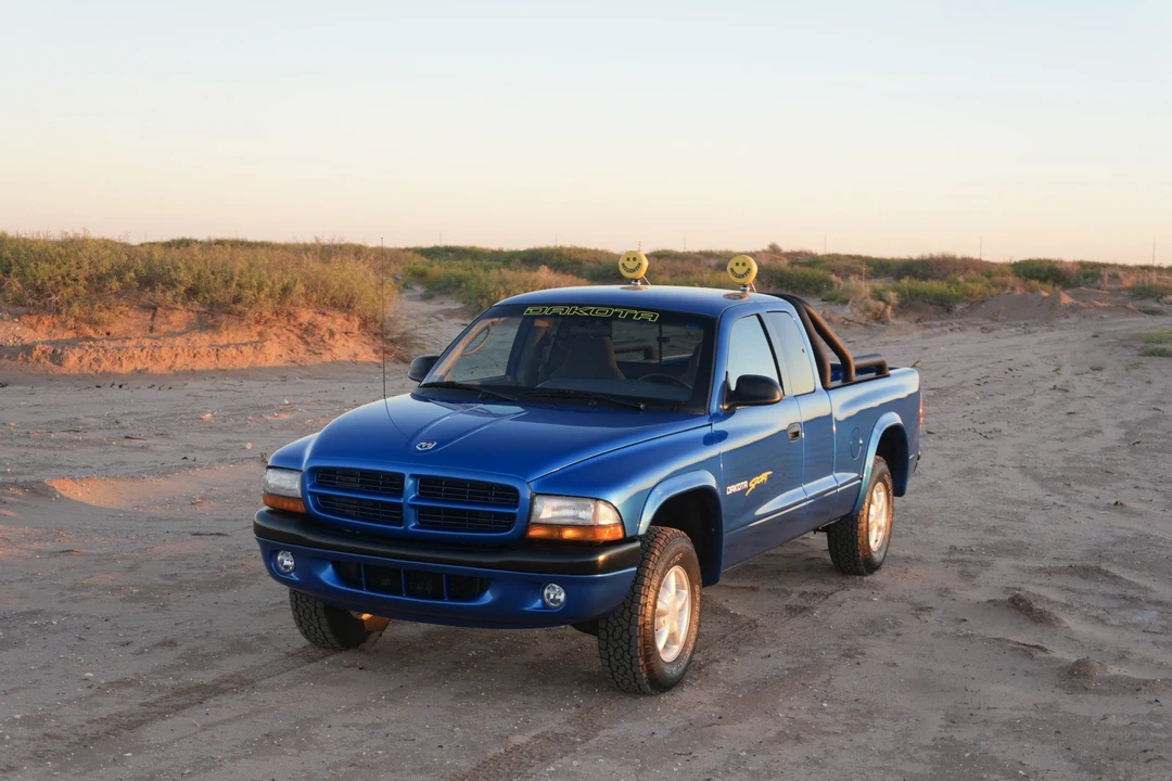 2000 Dodge Dakota 2nd Gen - Image 2 of 31