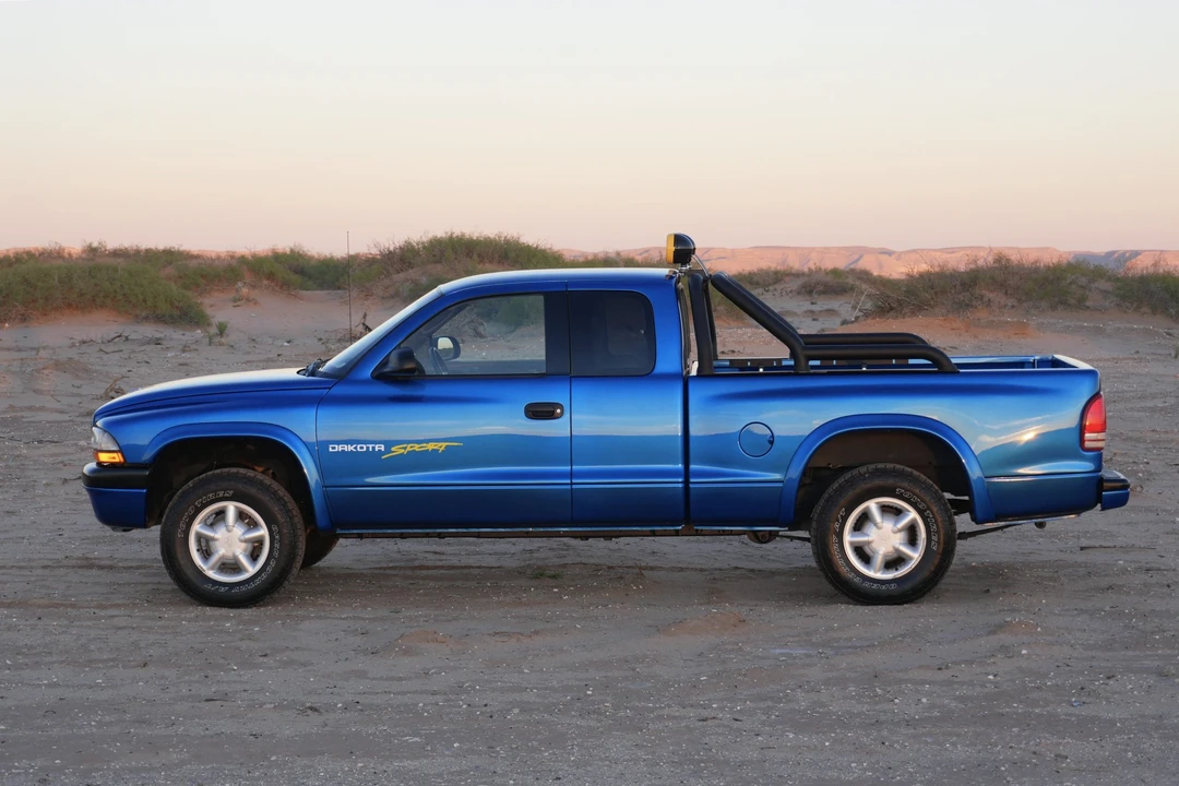 2000 Dodge Dakota 2nd Gen - Image 4 of 31