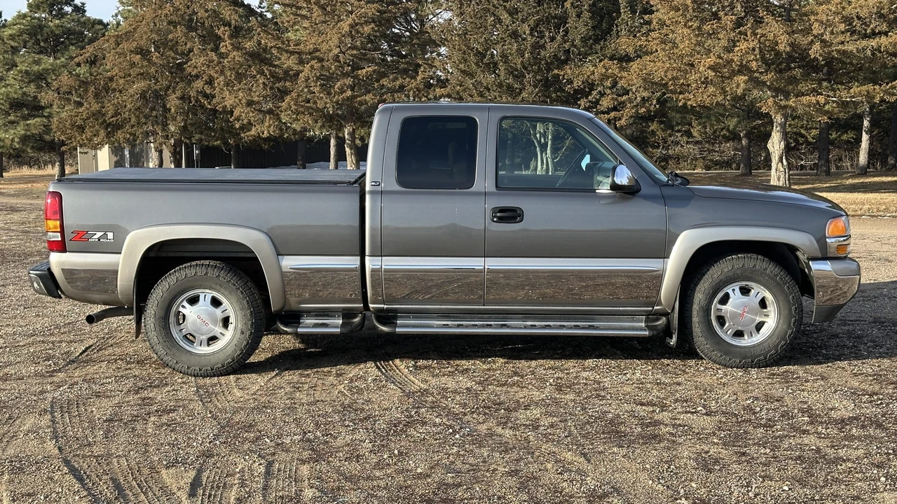 2000 GMC Sierra 2nd Gen - Image 8 of 31