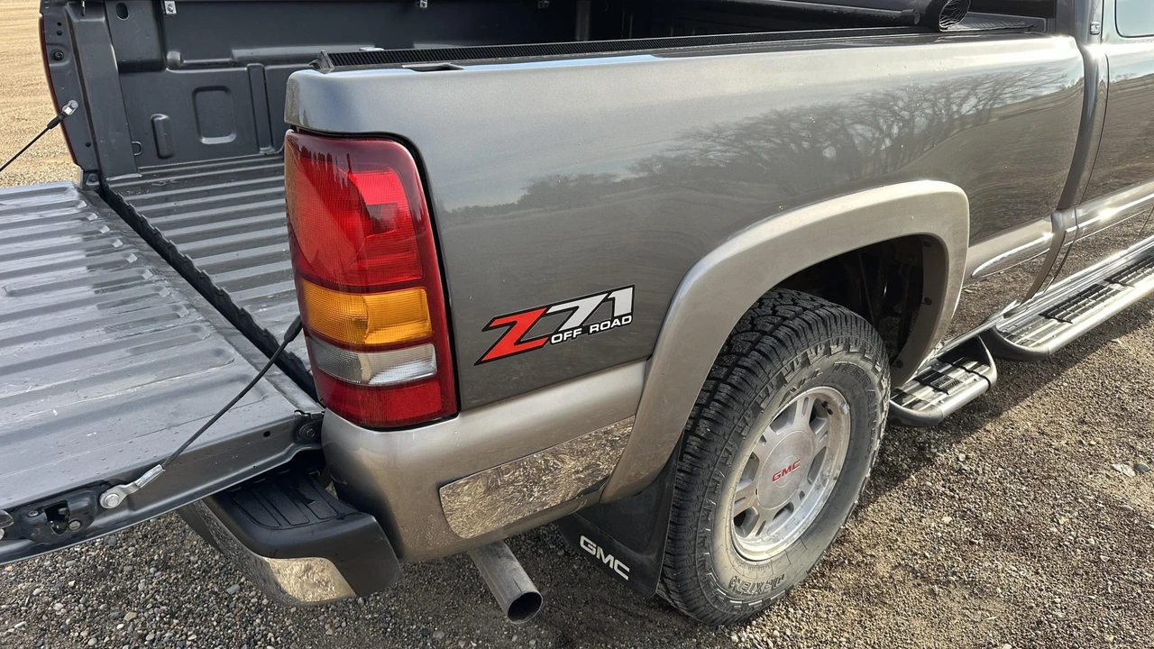 2000 GMC Sierra 2nd Gen - Image 24 of 31