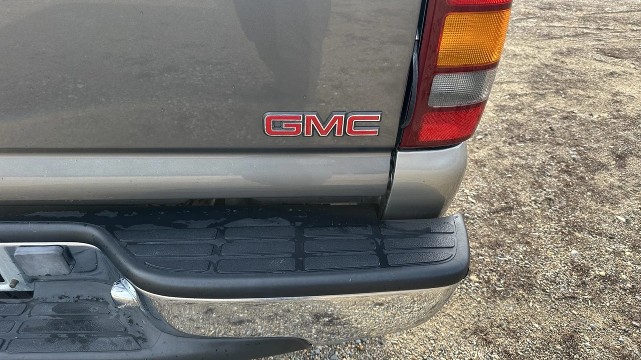 2000 GMC Sierra 2nd Gen - Image 23 of 31